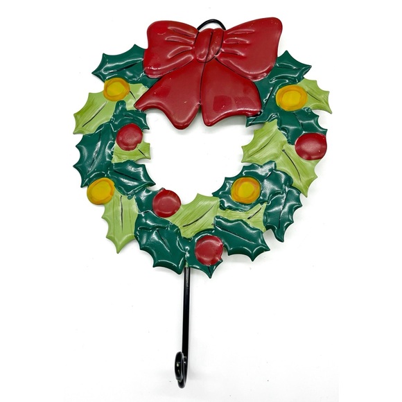 Metal Holiday Wreath With Hook Wall Dekor Kitchen Christmas - Picture 1 of 2